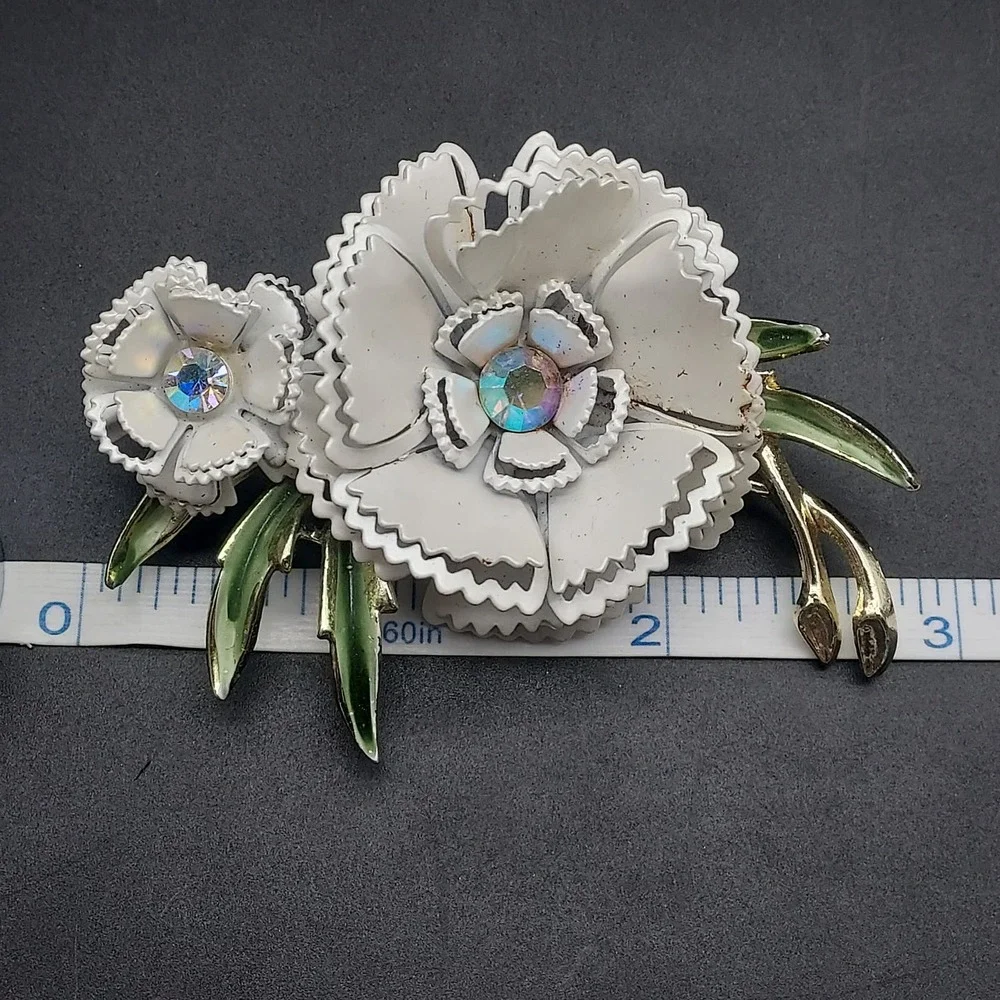 White Enamel Flower Brooch and‎ Clip on Earrings Set Rhinestone Vintage Costume